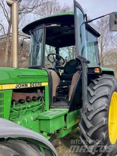John Deere 3640 MFWD トラクター