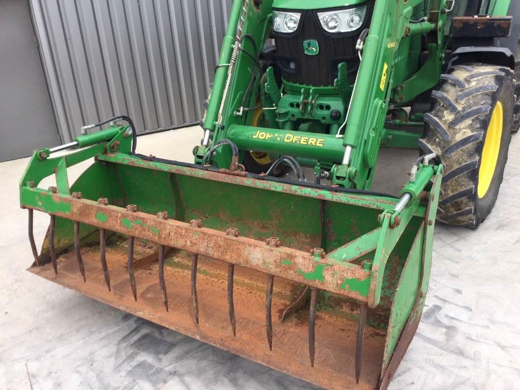John Deere 6130R トラクター