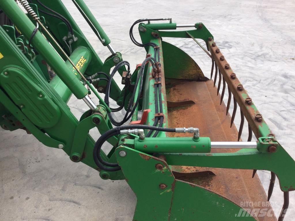 John Deere 6130R トラクター