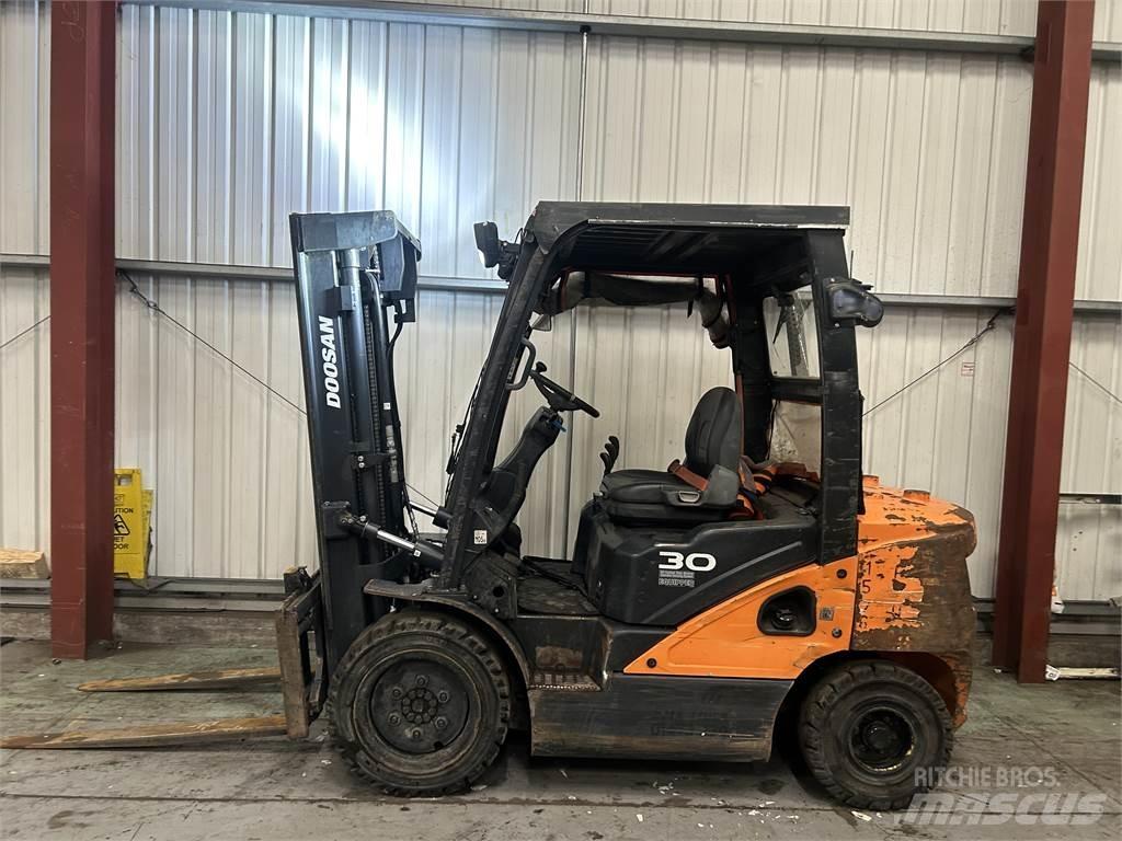 Doosan D30S-5 ディーゼル・軽油