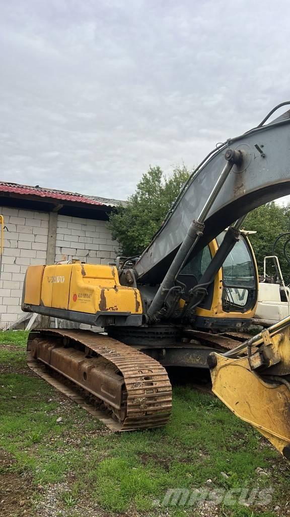 Volvo EC 290  N LC ラジエター