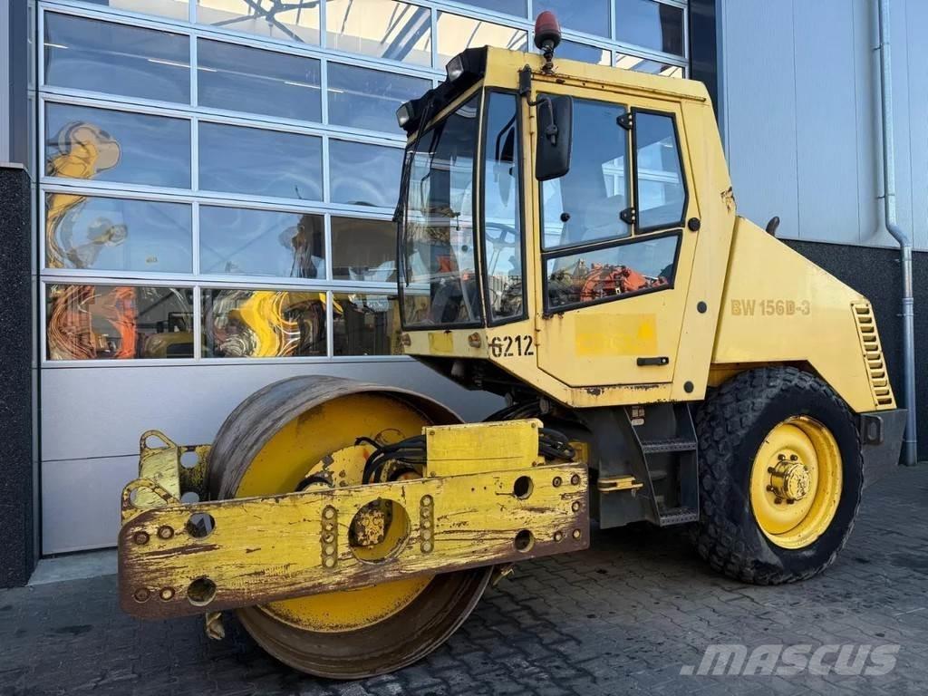 Bomag BW156D-3 タイヤローラ