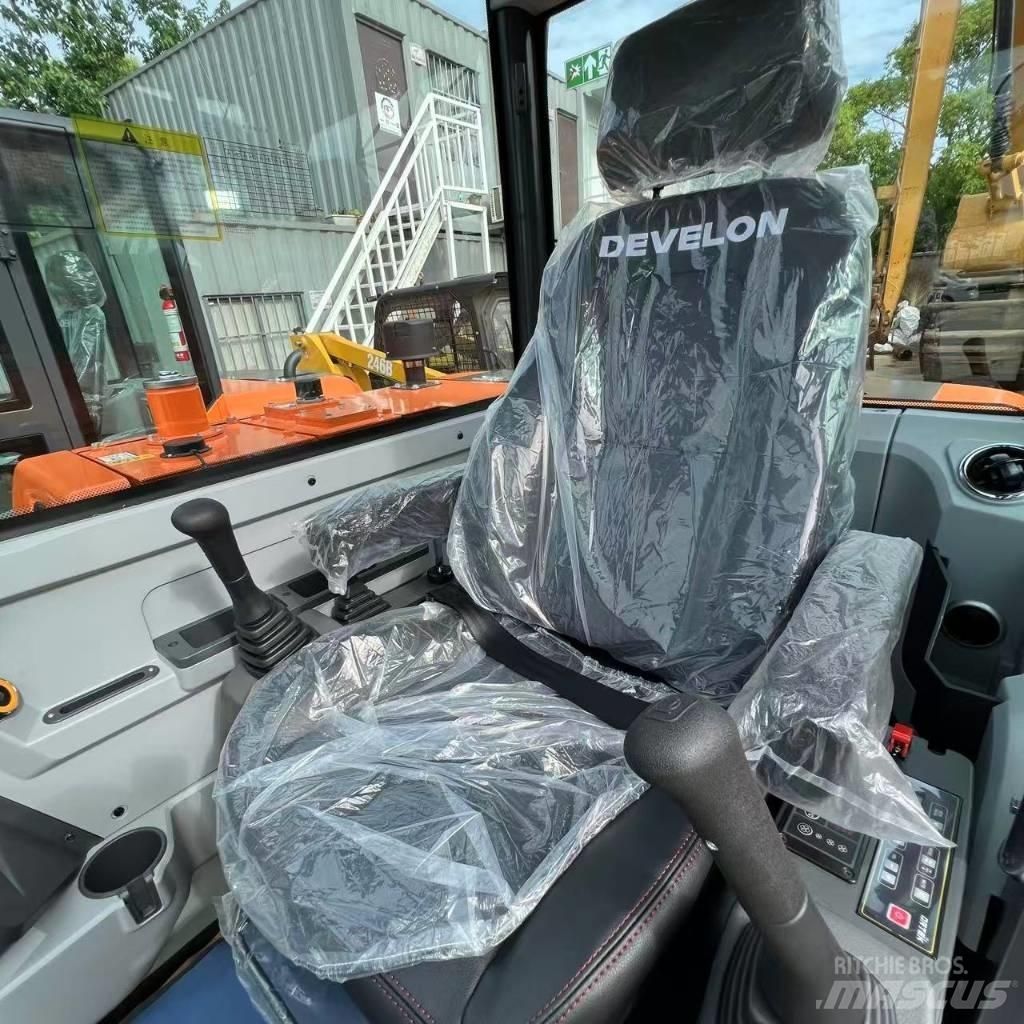 Develon DX60D ミニ油圧ショベル 7t以下（ミニユンボ・ミニディガー）