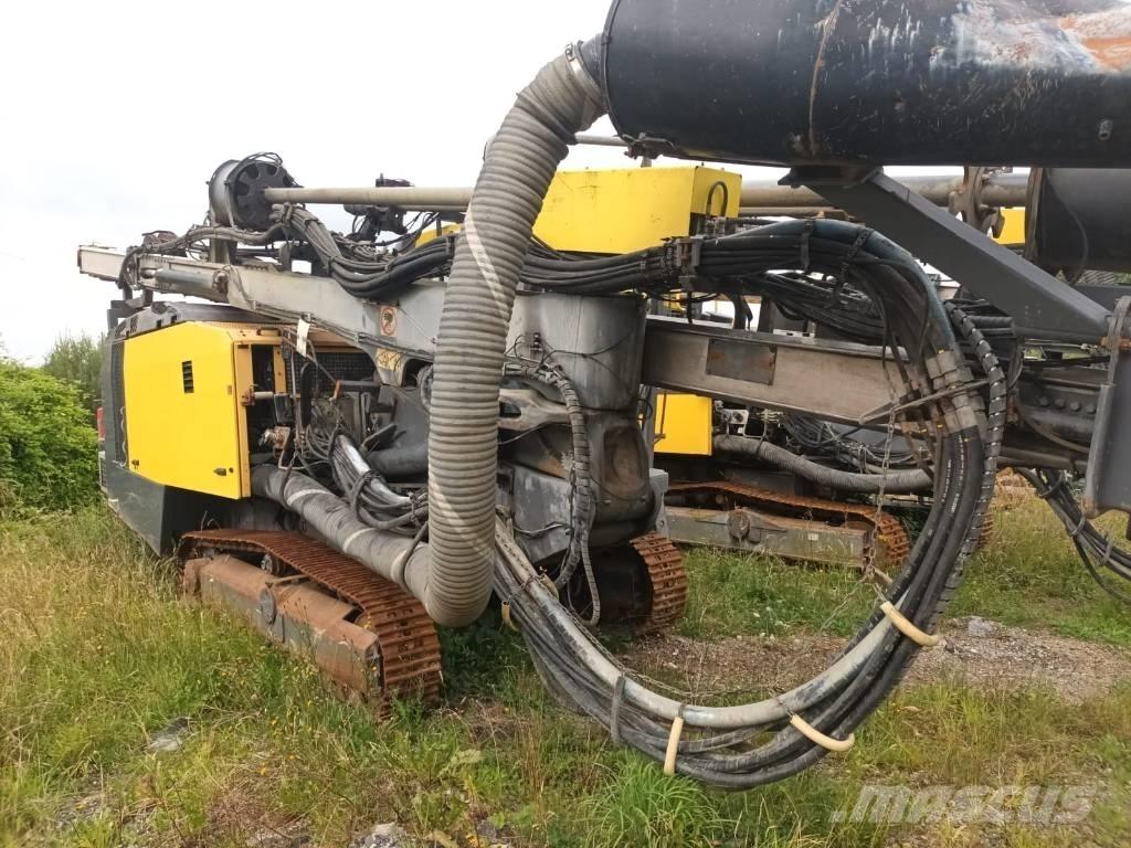 Atlas Copco ROC L8 サーフェイスドリルリグ