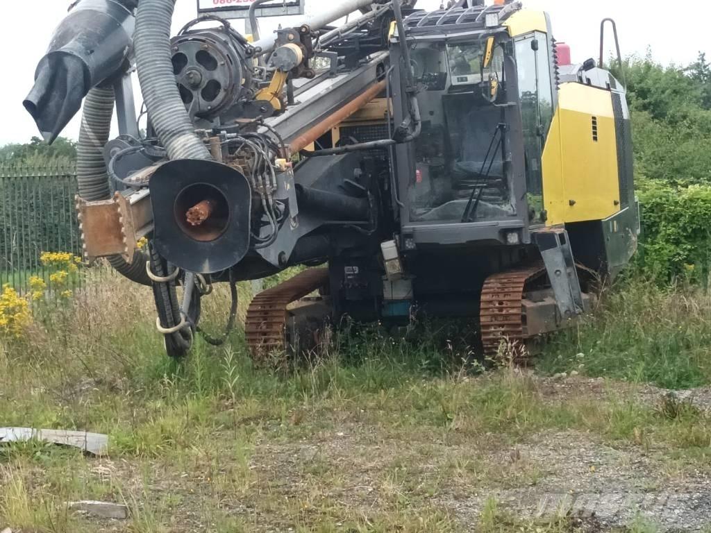 Atlas Copco ROC L8 サーフェイスドリルリグ