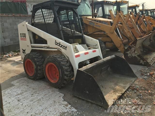 Bobcat S 130 スキッドステアローダー