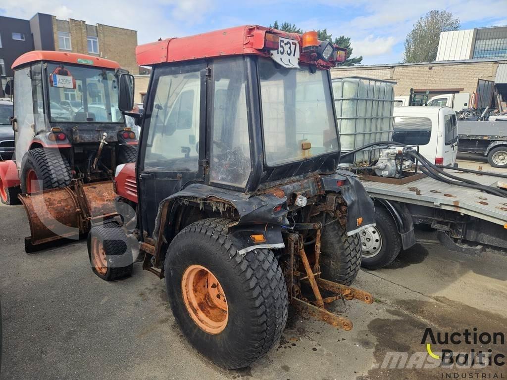 Kubota STV 32 トラクター