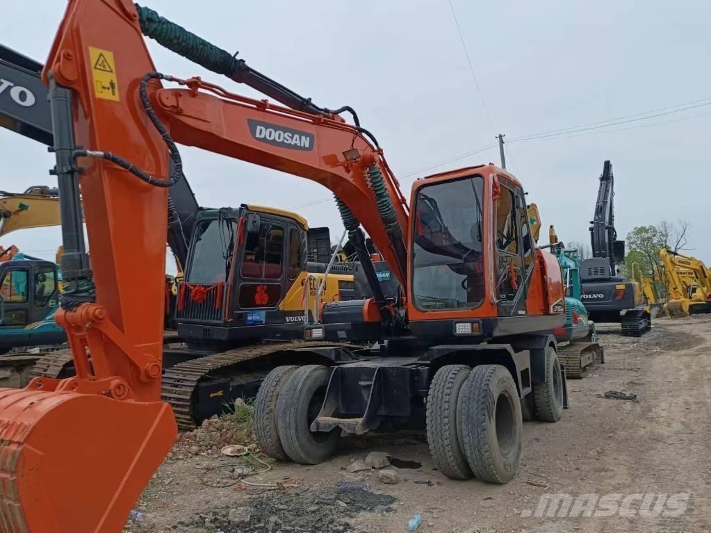 Doosan 150 W ホイール式油圧ショベル（パワーショベル・ユンボ・バックホー）