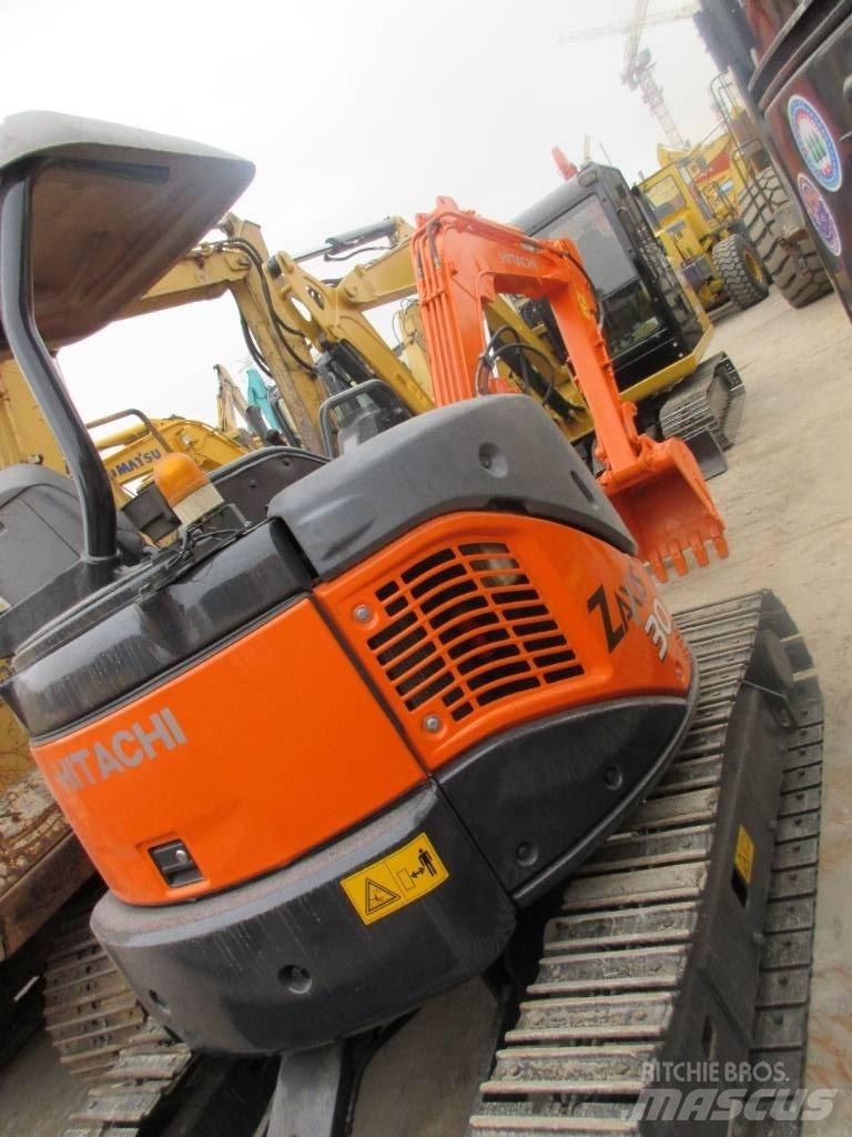 Hitachi ZX 30 U ミニ油圧ショベル 7t以下（ミニユンボ・ミニディガー）