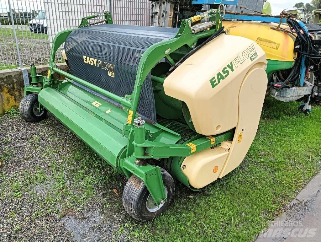 Krone Easy Flow 300 自走式フォレージハーベスター