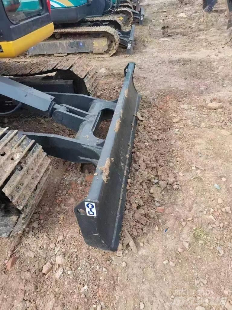 Komatsu PC70 大型油圧ショベル12t以上（パワーショベル・ユンボ）