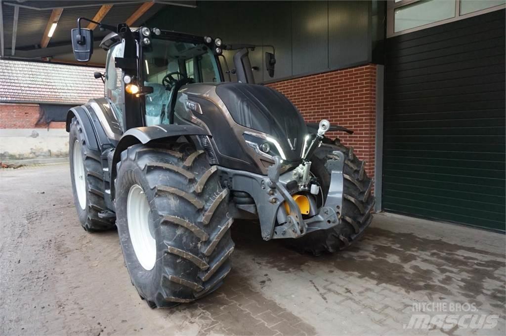 Valtra T175 Active トラクター