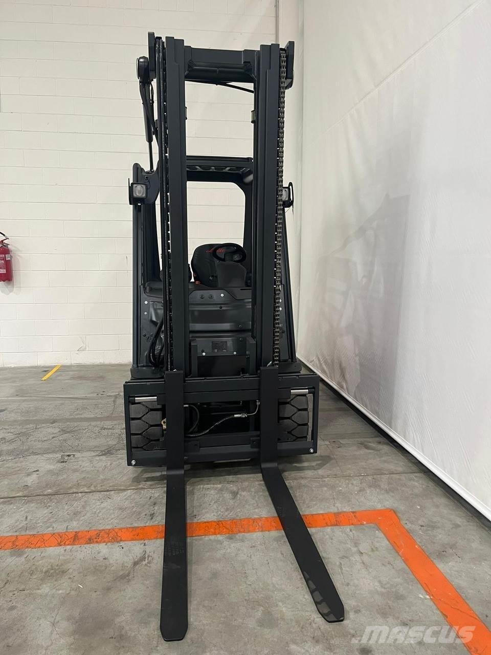 Linde E30-01 バッテリーフォークリフト