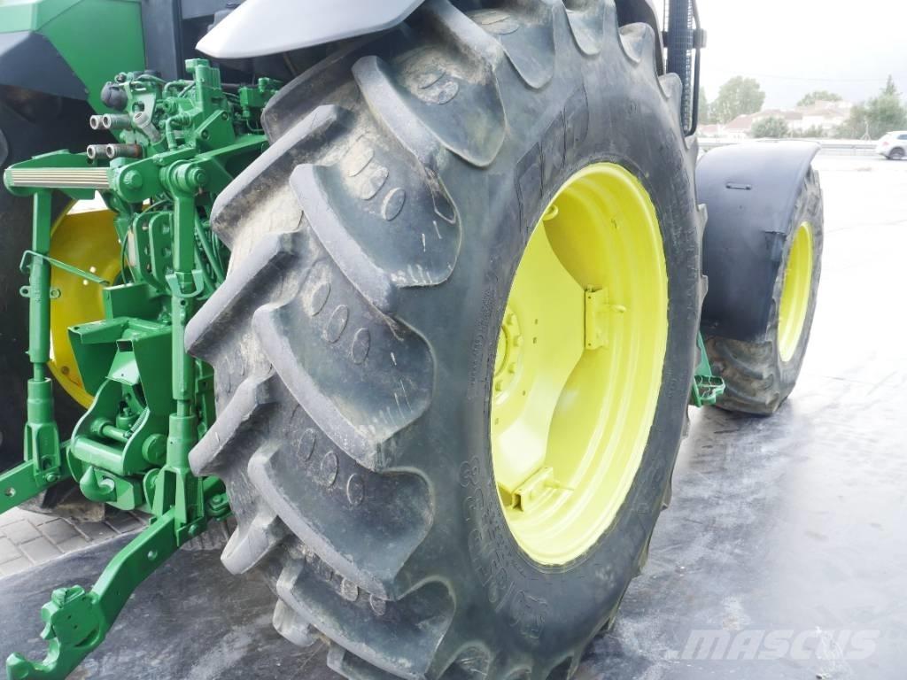 John Deere 6800 トラクター
