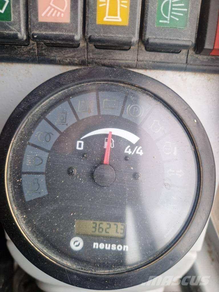 Neuson 1404 ミニ油圧ショベル 7t以下（ミニユンボ・ミニディガー）