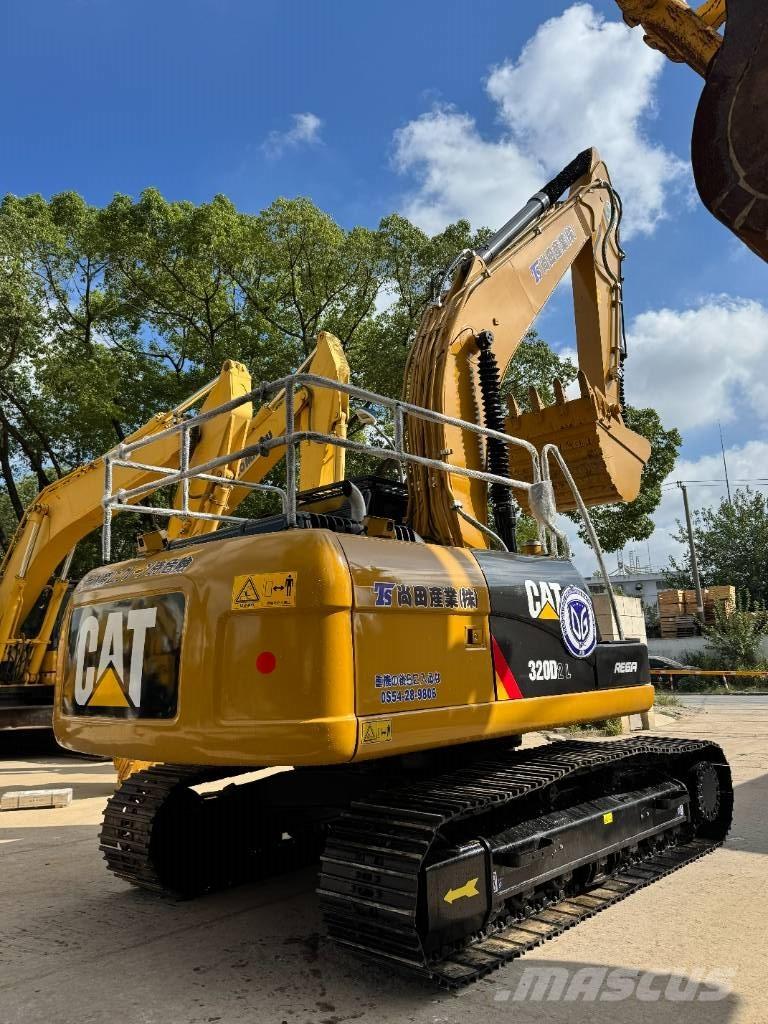 CAT CAT320D 中型油圧ショベル 7ｔ-12ｔ（ユンボ・パワーショベル・バックホー）