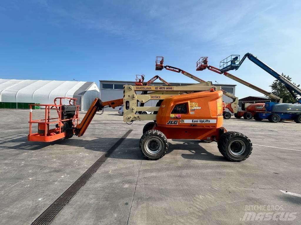 JLG 450 AJ ブームリフト　屈伸型