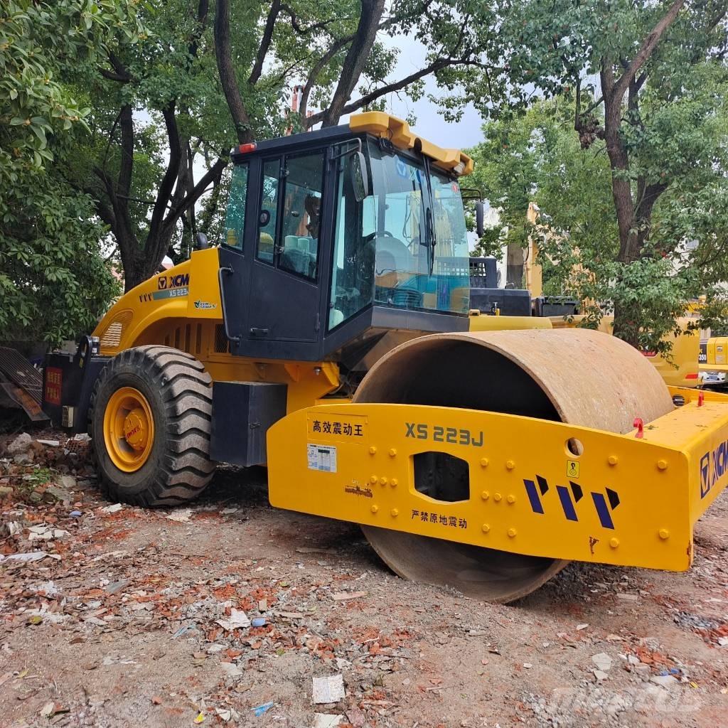 XCMG XS223J 振動ローラ