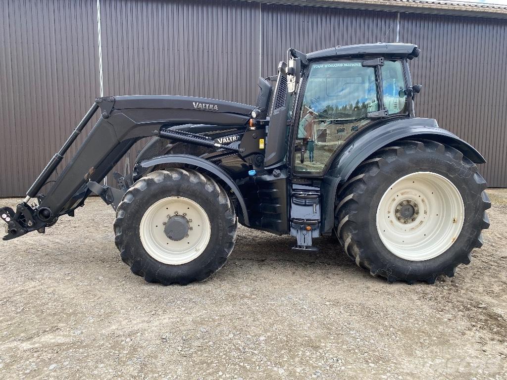 Valtra T254 V トラクター