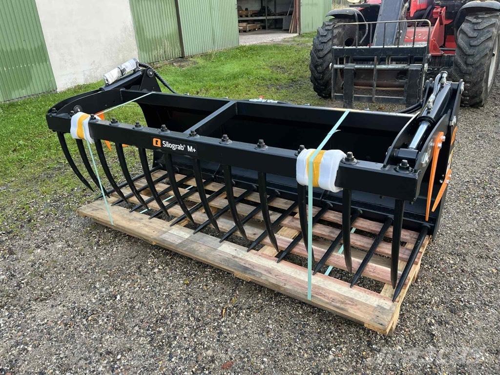 Ålö Silograb M+ 210cm フロントローダーとディガー