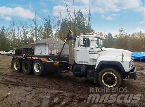 Mack RD 686 SX ケーブルリフト着脱式トラック