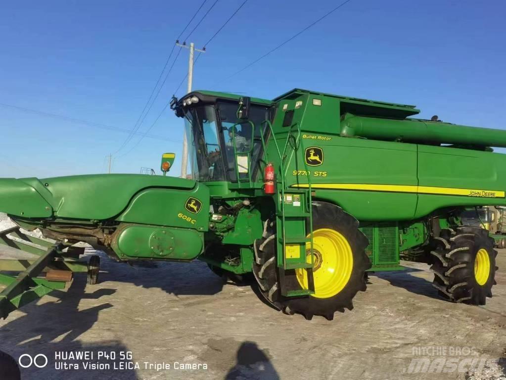 John Deere 9770 STS コンバイン