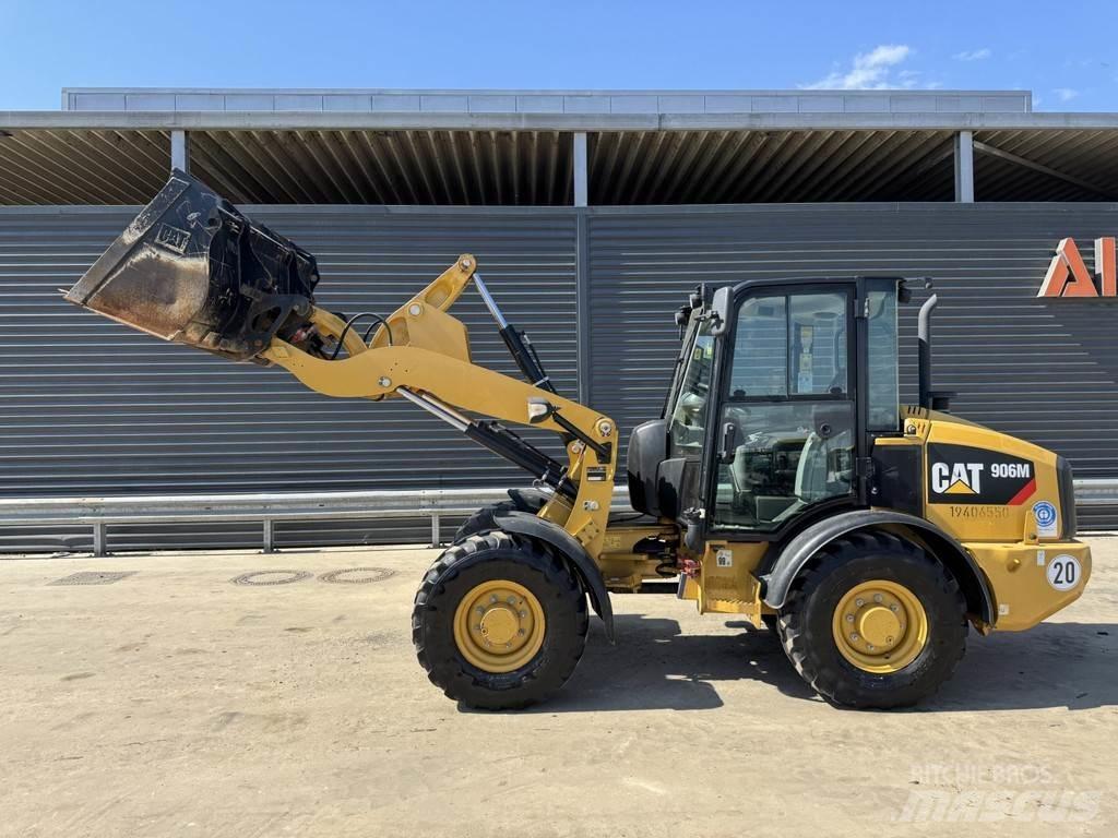 CAT 906M ホイールローダー・タイヤショベル