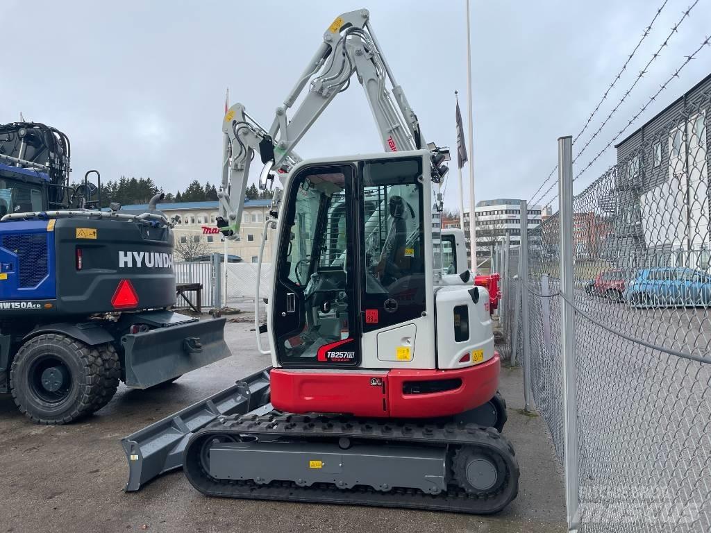 Takeuchi TB 257 FR ミニ油圧ショベル 7t以下（ミニユンボ・ミニディガー）