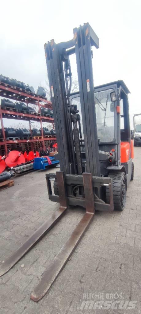 Doosan D 30 G ディーゼル・軽油