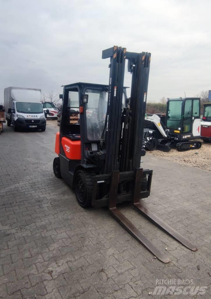 Doosan D 30 G ディーゼル・軽油