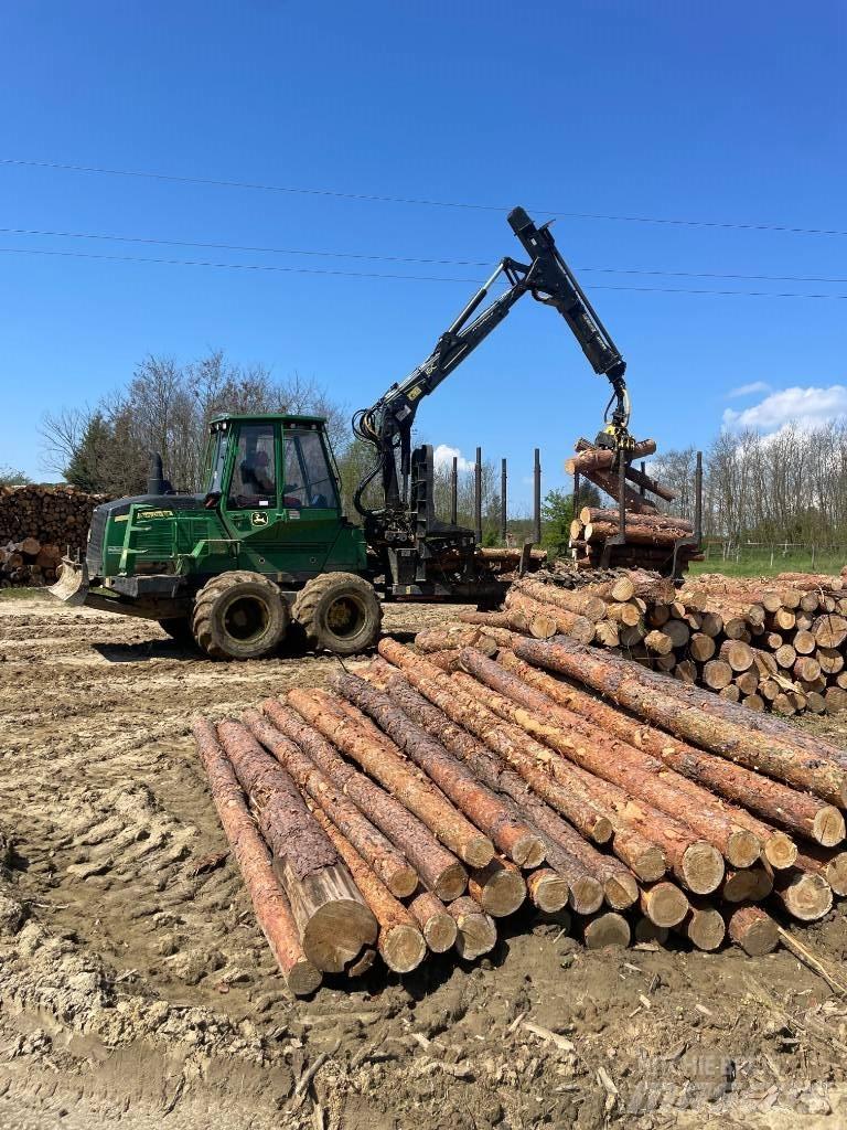 John Deere 1110G フォワーダー