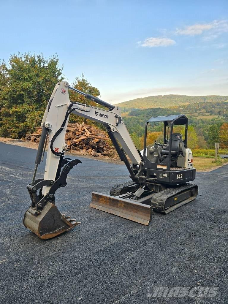 Bobcat E 42 ミニ油圧ショベル 7t以下（ミニユンボ・ミニディガー）