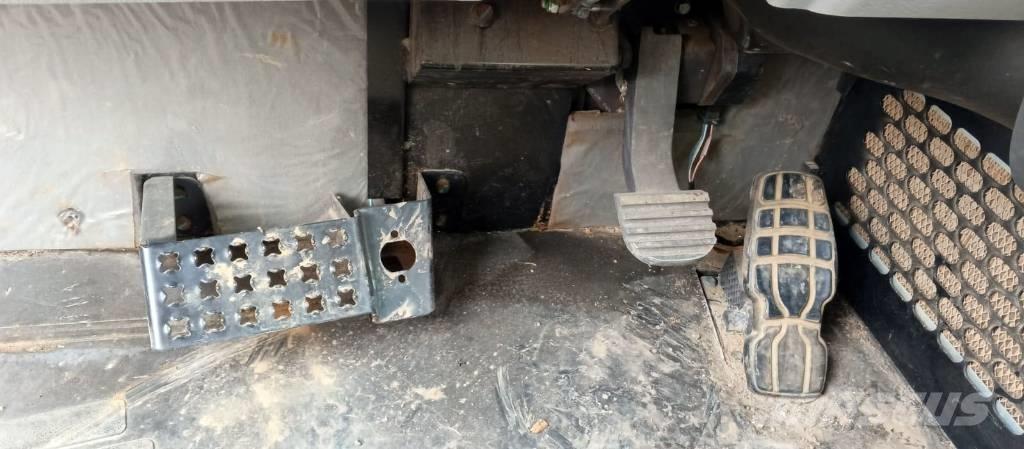 CAT 730 C アーティキュレート式ダンプトラック