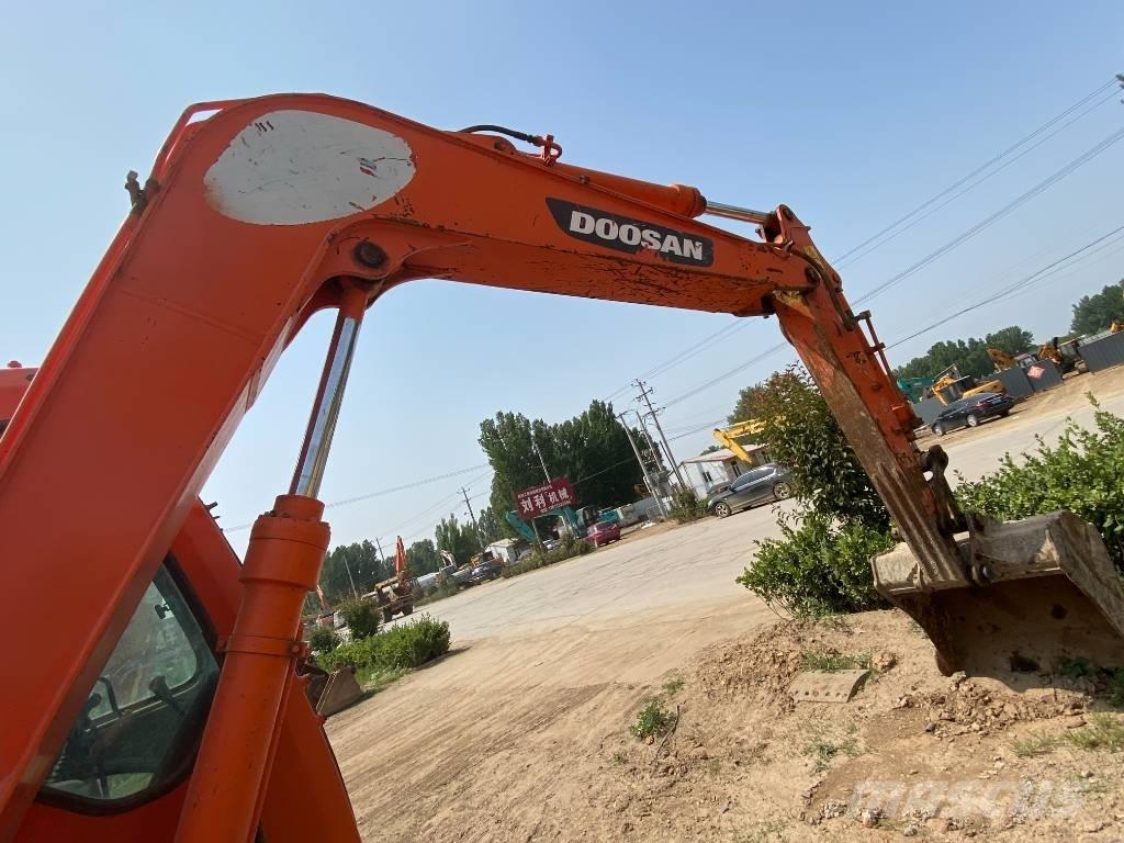 Doosan DH80 大型油圧ショベル12t以上（パワーショベル・ユンボ）