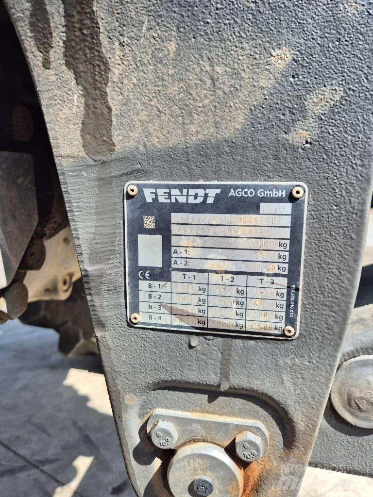 Fendt 826 Profi トラクター