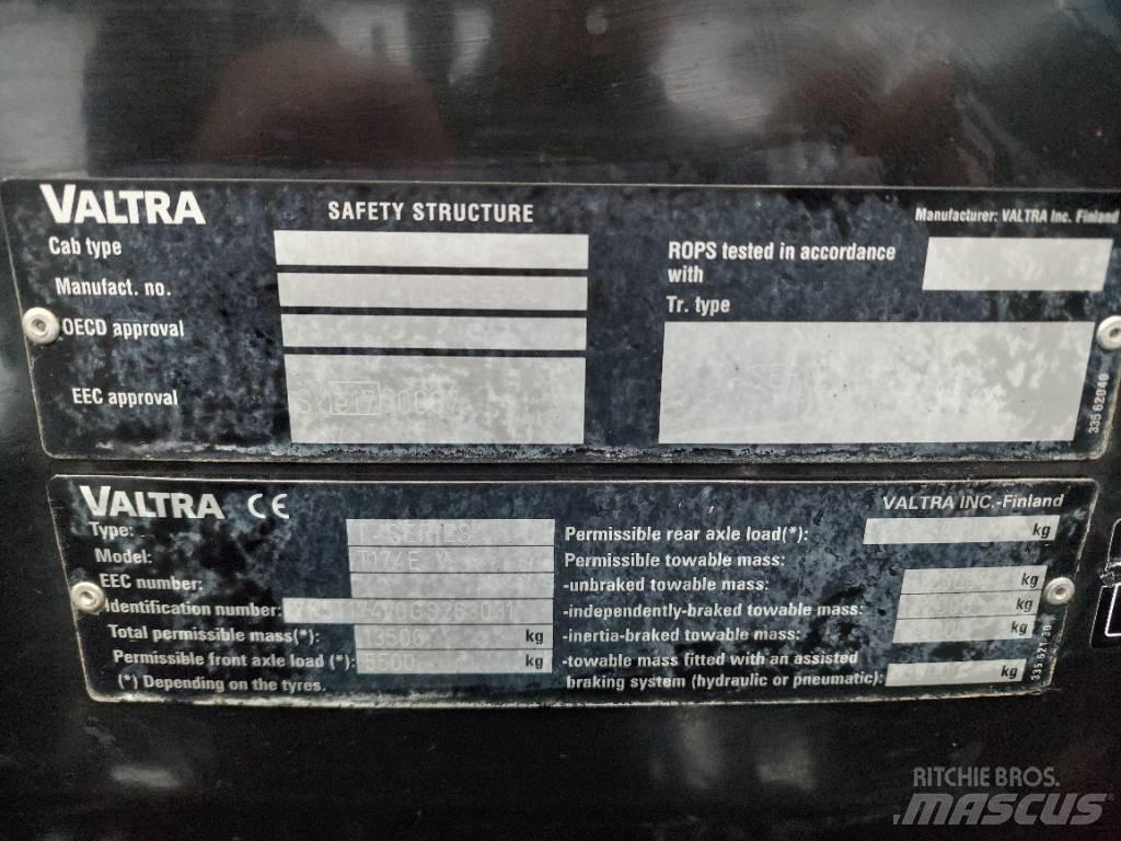 Valtra T 174 VERSU トラクター