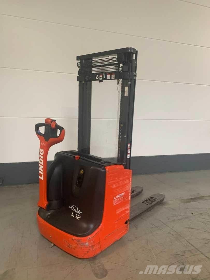 Linde L12I 自走式スタッカー
