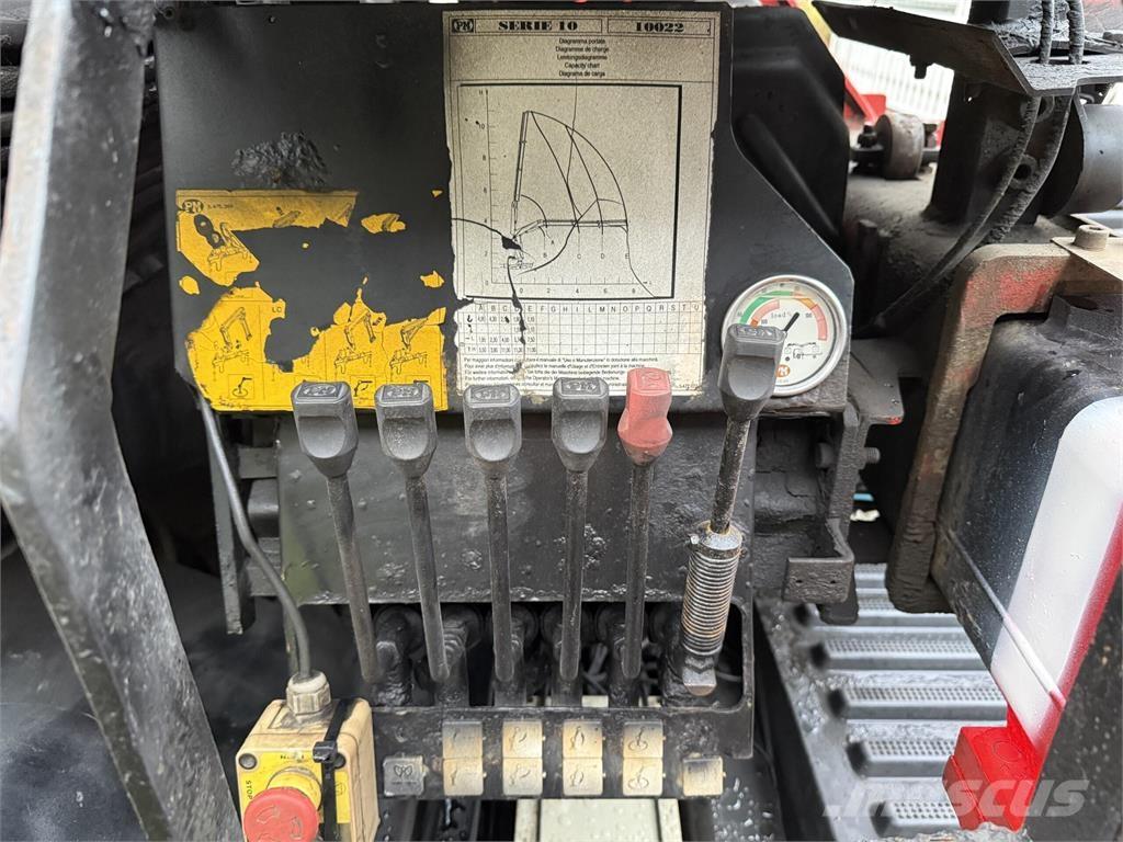 Volvo FM12 6x2 アームロール