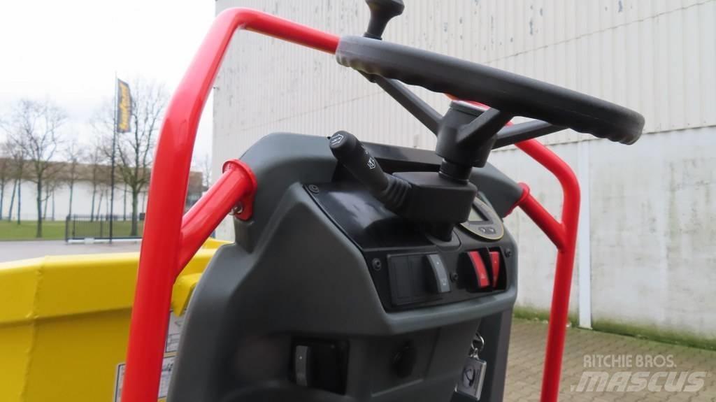 Wacker Neuson DW 30 サイト　ダンプ