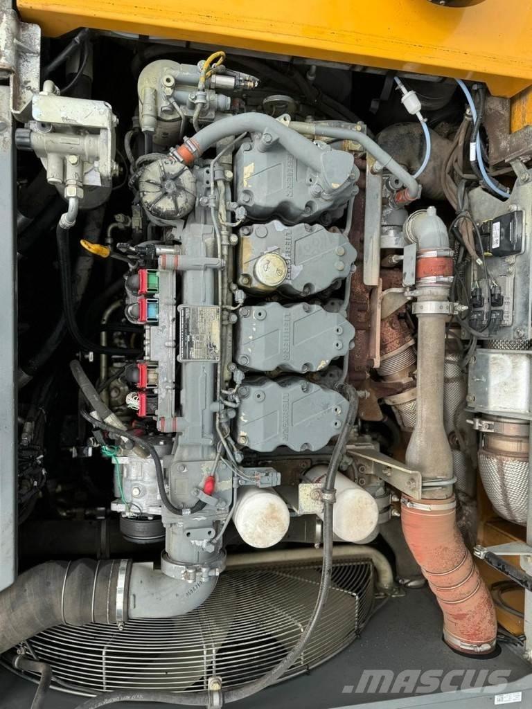Liebherr LH 30 M 廃棄物／工業産廃処理機