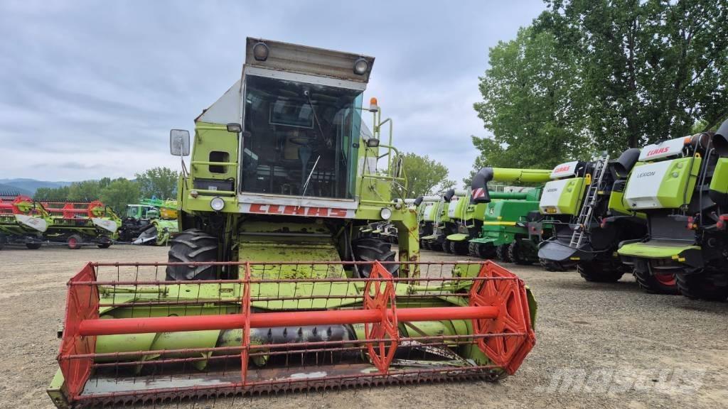 CLAAS Dominator 86 コンバイン