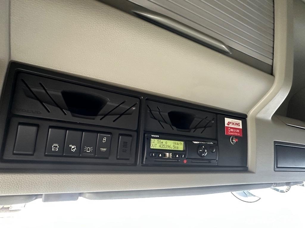Volvo FMX 540 6x2*4 アームロール