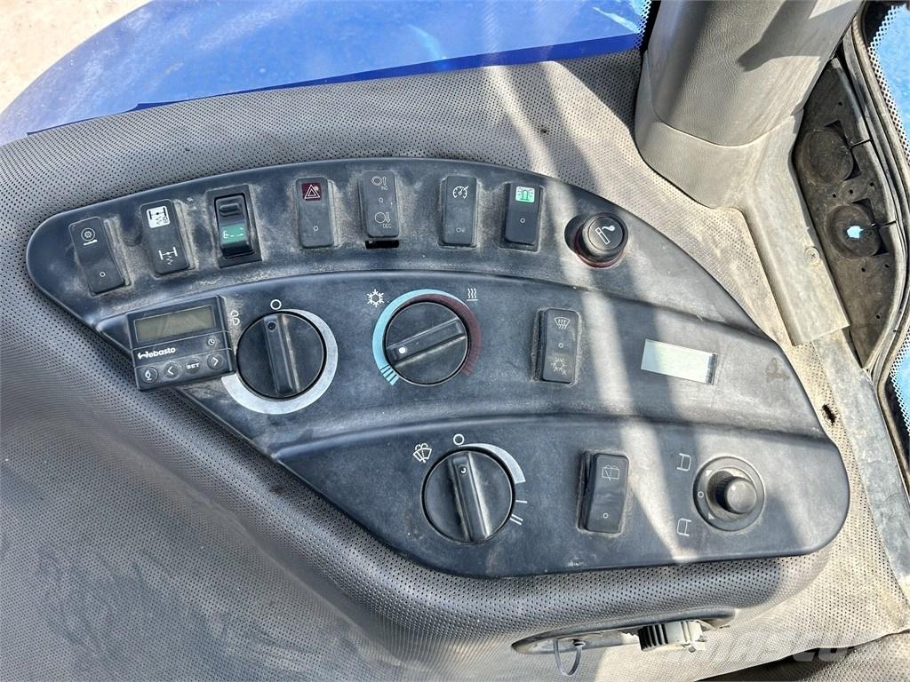New Holland TG285 トラクター