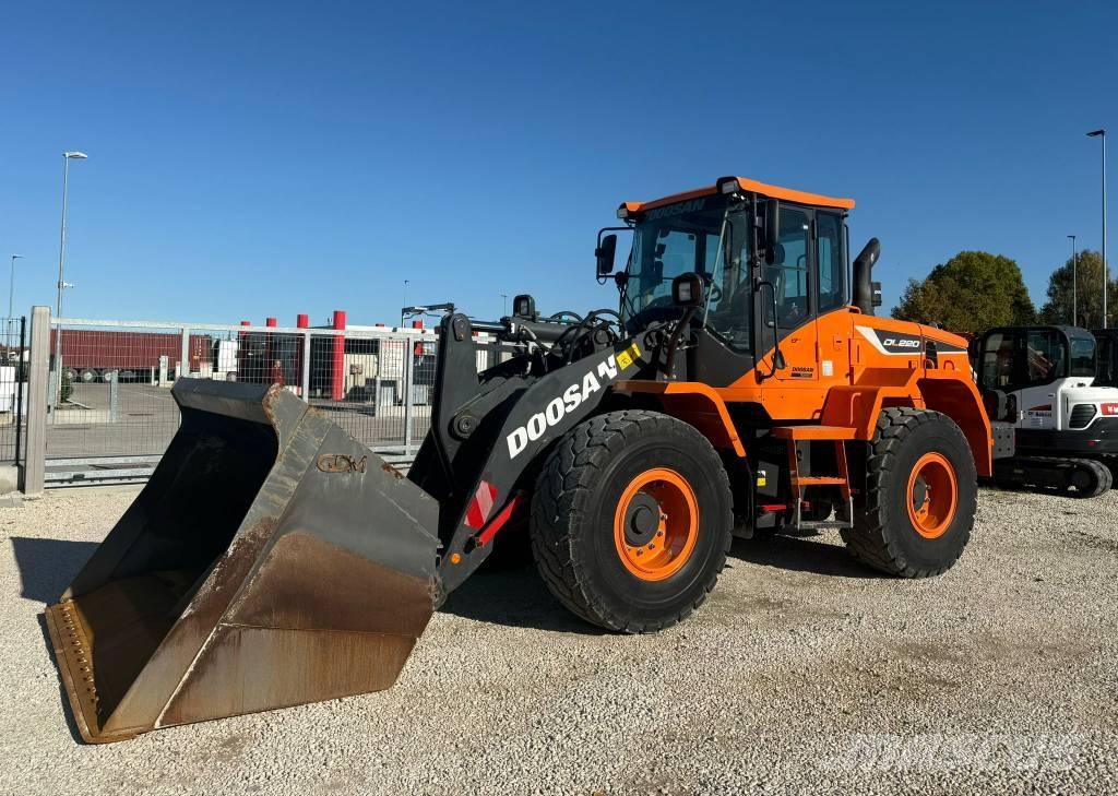 Doosan DL 220-5 ホイールローダー・タイヤショベル