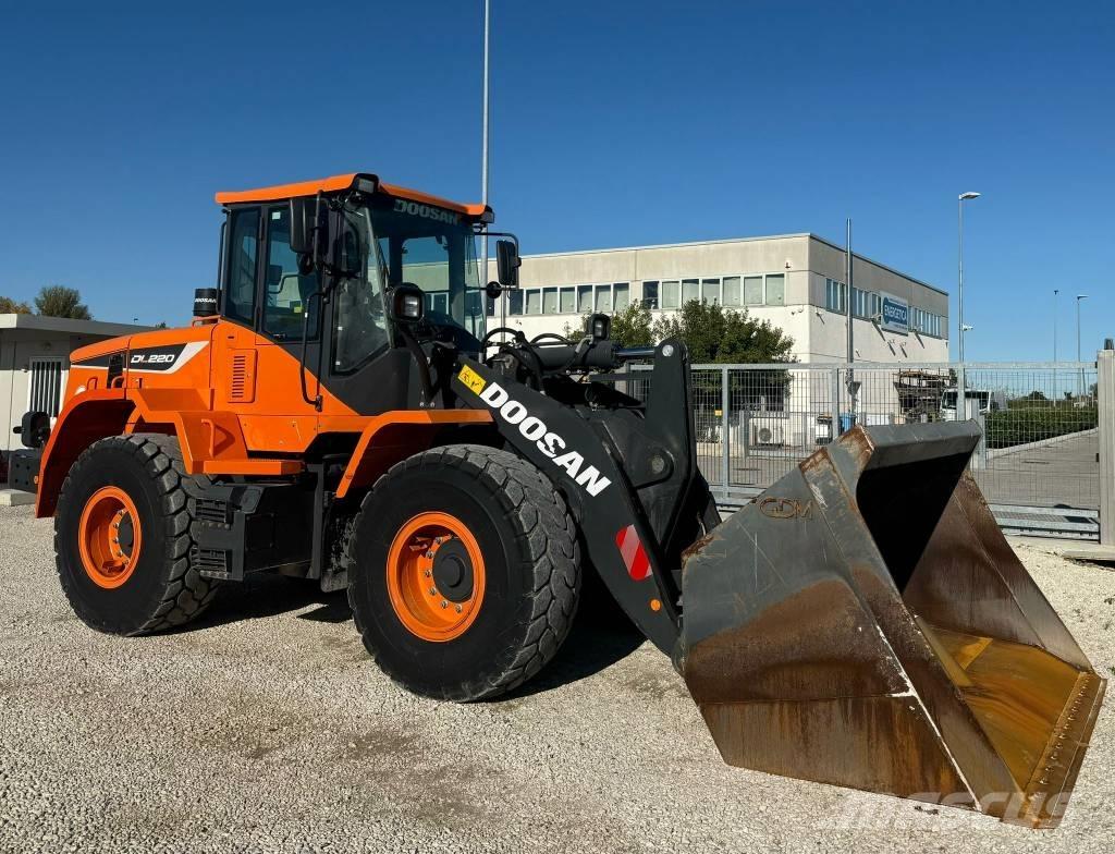 Doosan DL 220-5 ホイールローダー・タイヤショベル
