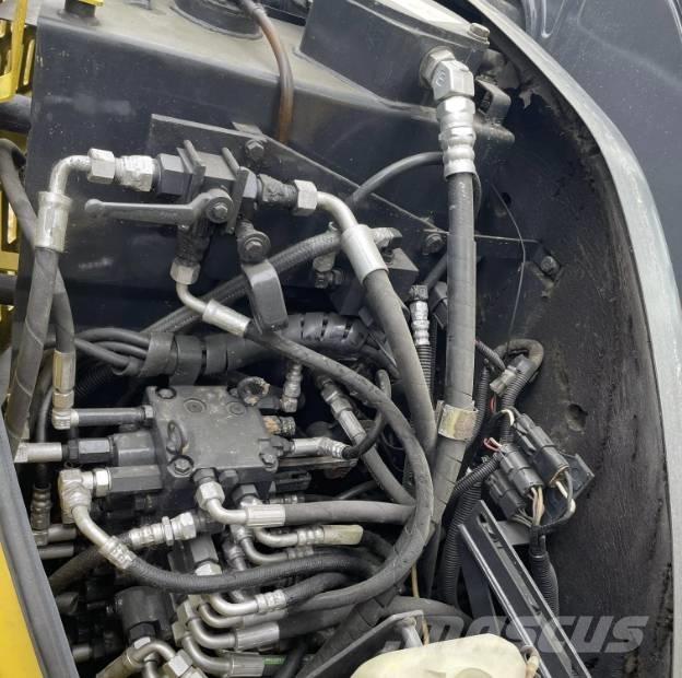 Komatsu PC 55 MR ミニ油圧ショベル 7t以下（ミニユンボ・ミニディガー）