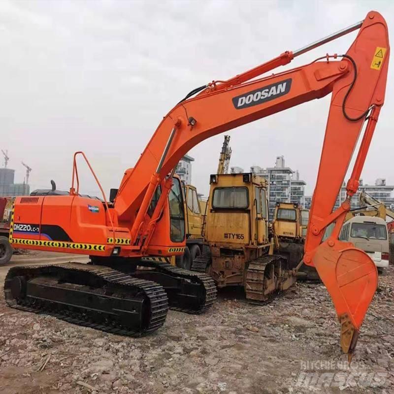Doosan DH 220 LC-7 大型油圧ショベル12t以上（パワーショベル・ユンボ）