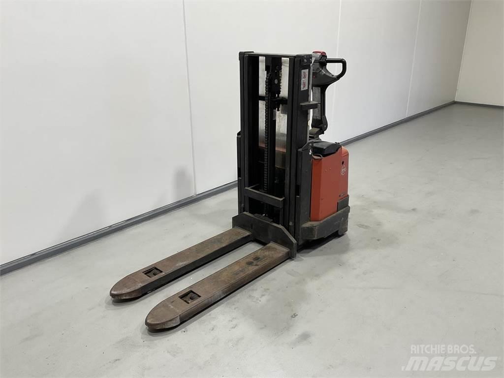BT S16D 自走式スタッカー