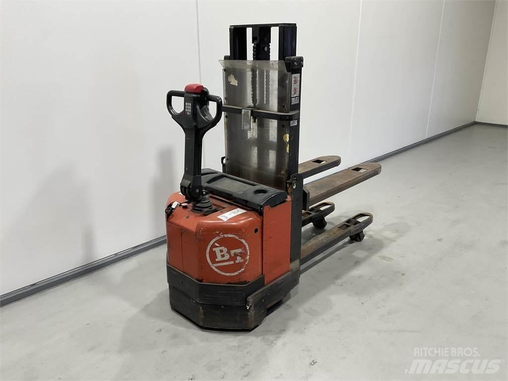 BT S16D 自走式スタッカー