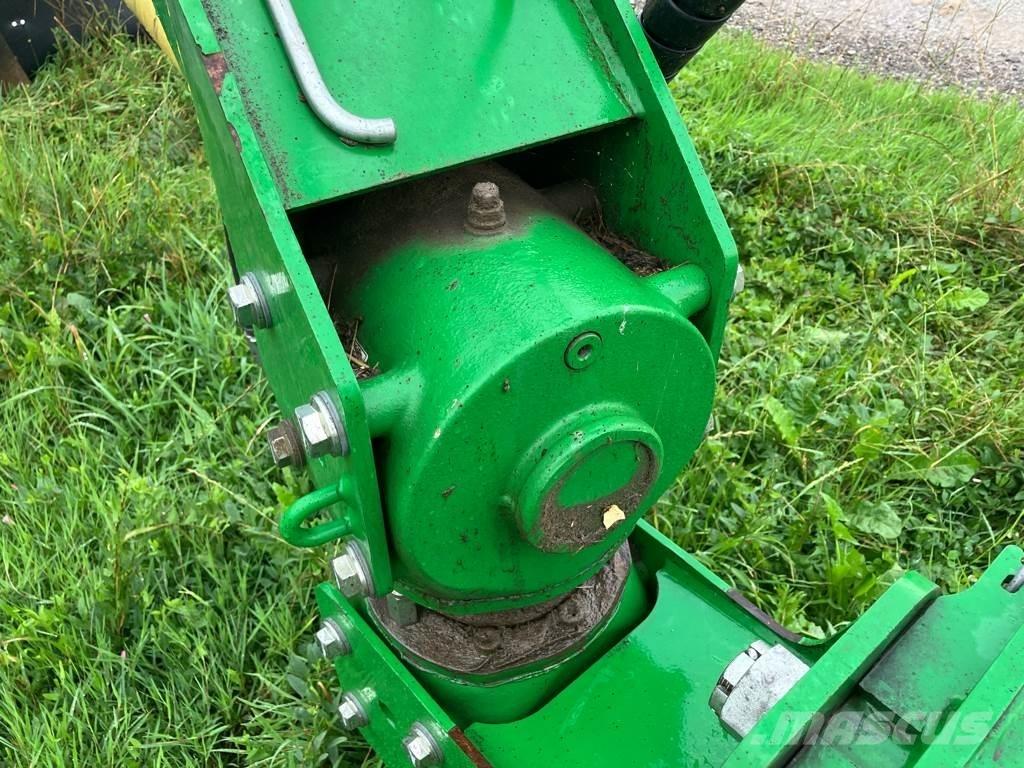 John Deere 1365 牽引式モア/芝刈り機